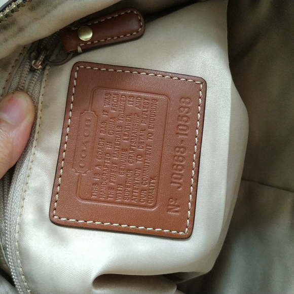 COACH Coach 10538 Signature Shoulder Bag (Used) - Picture 10 of 12